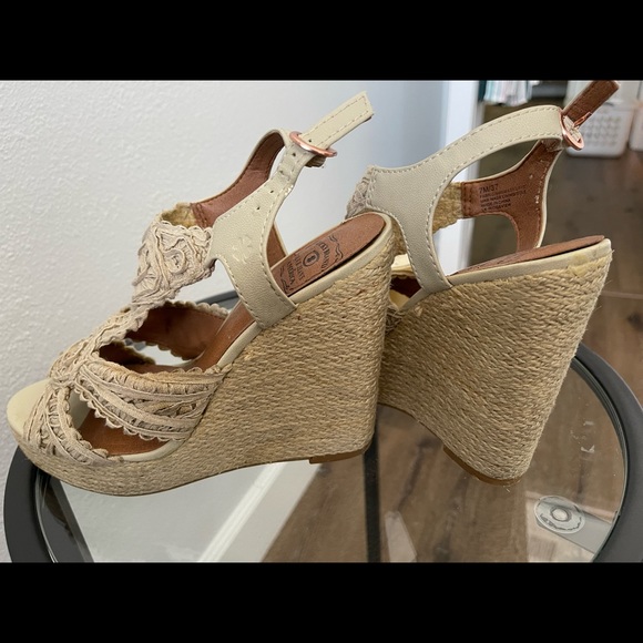 Lucky Brand Tan Wedges - Picture 5 of 5